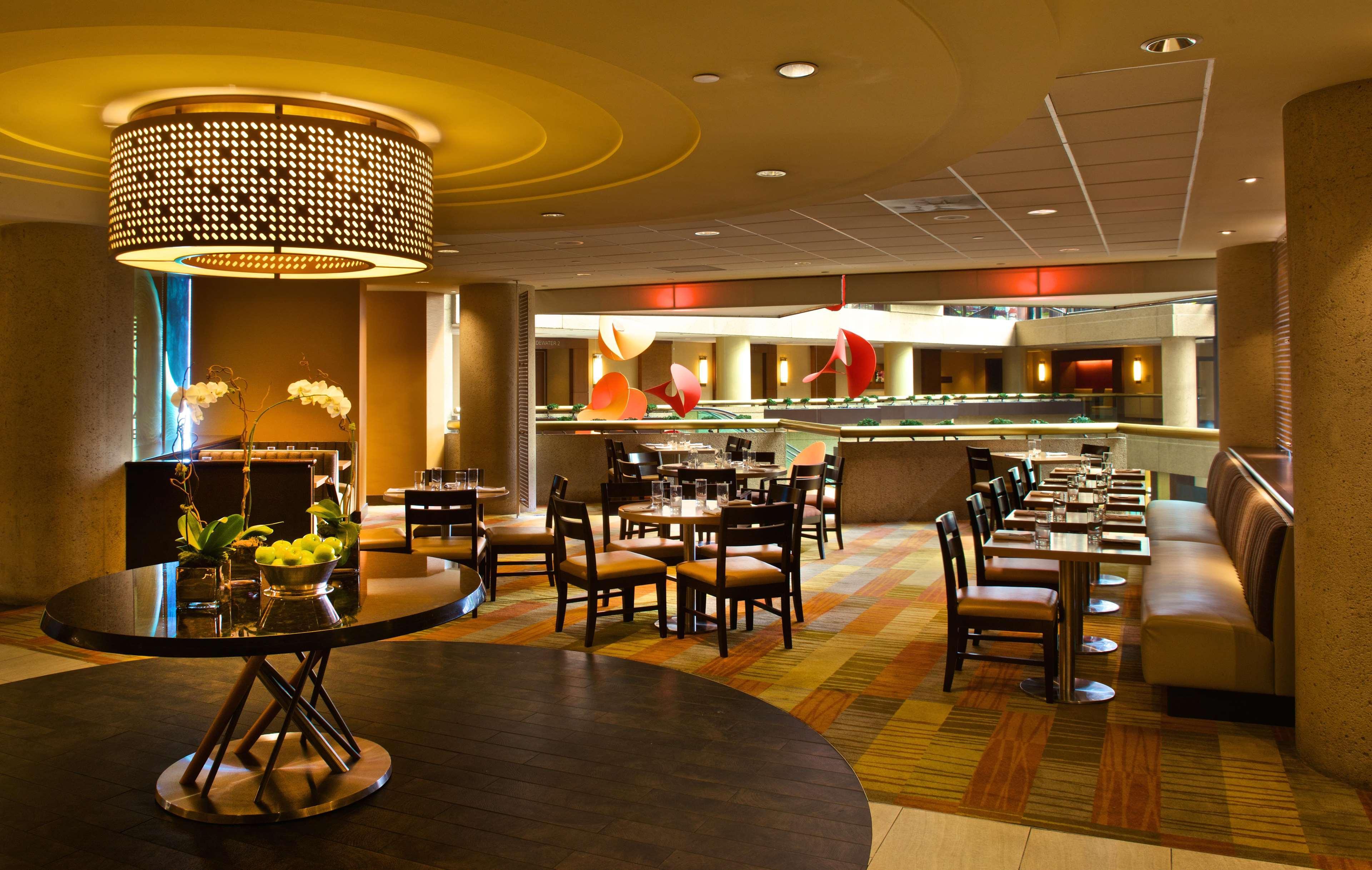 Hyatt Regency Crystal City At Reagan National Airport Arlington Exterior photo