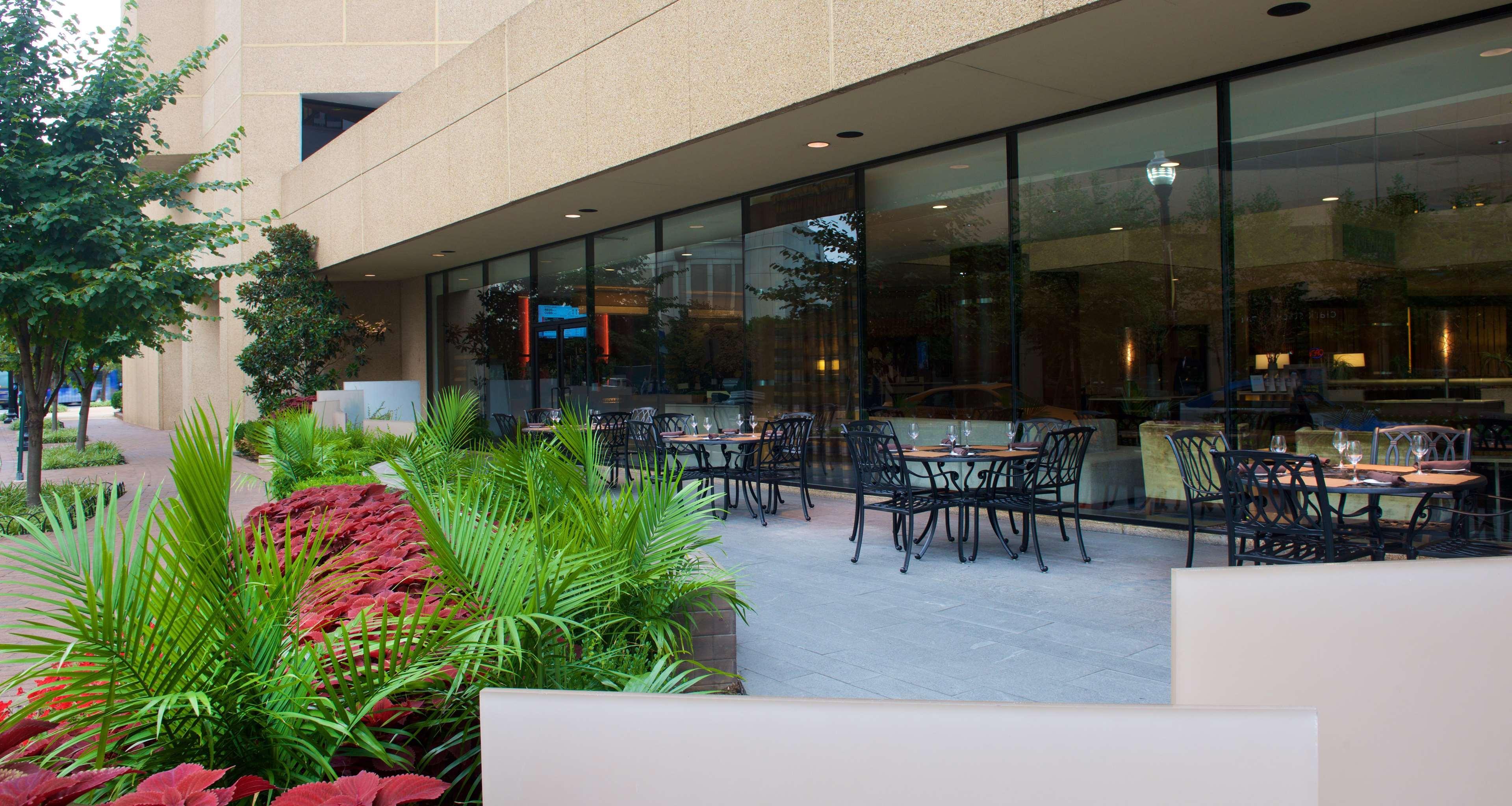 Hyatt Regency Crystal City At Reagan National Airport Arlington Exterior photo