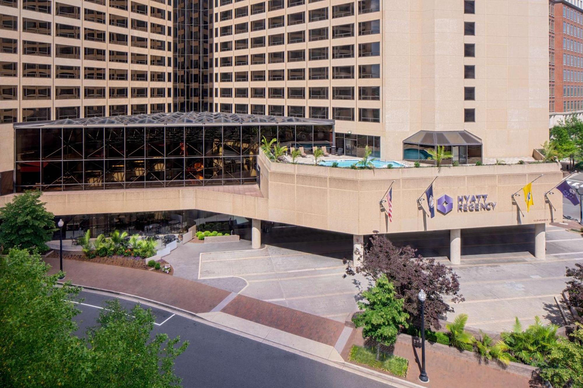 Hyatt Regency Crystal City At Reagan National Airport Arlington Exterior photo