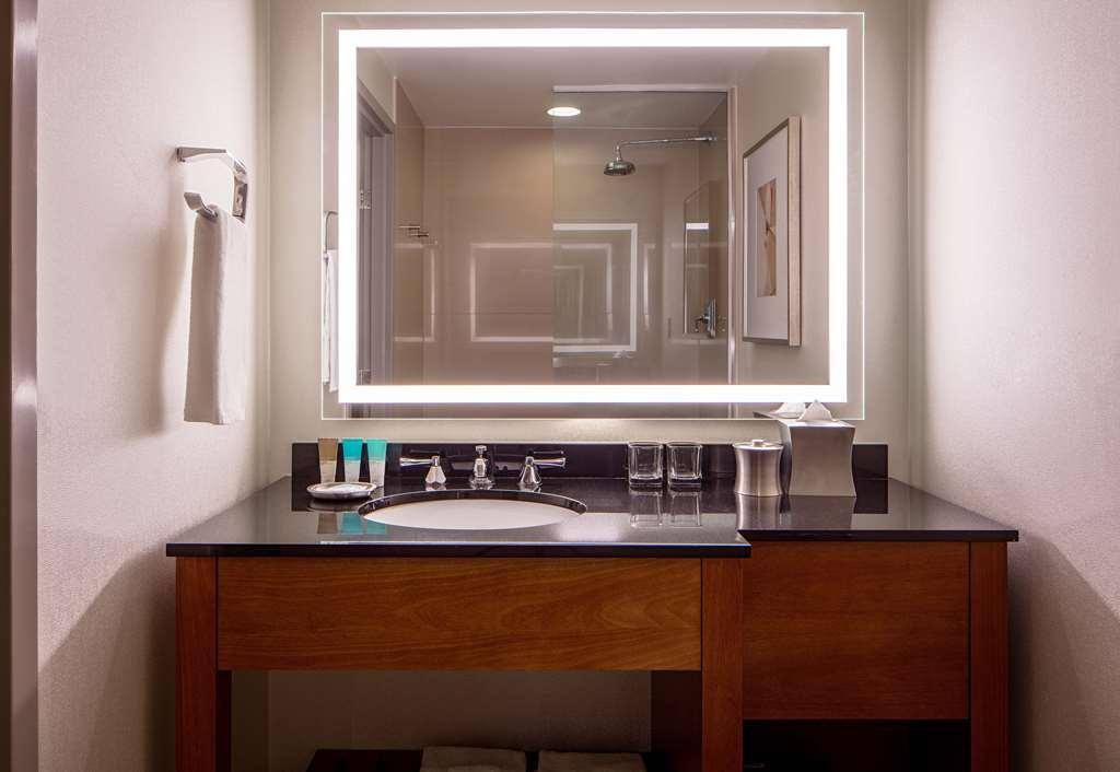 Hyatt Regency Crystal City At Reagan National Airport Arlington Room photo