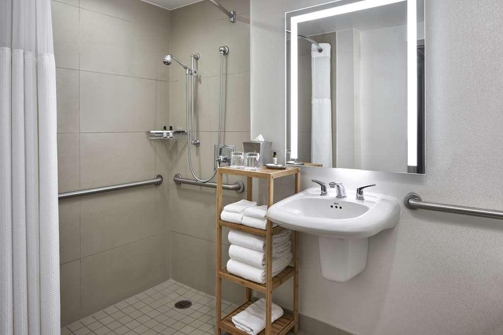 Hyatt Regency Crystal City At Reagan National Airport Arlington Room photo